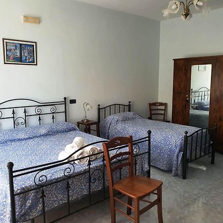 Libro Di Sogni - B&B Letterario Казертавеккья Экстерьер фото
