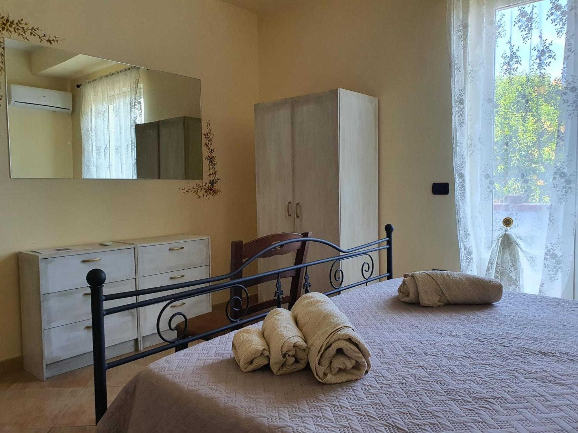 Libro Di Sogni - B&B Letterario Казертавеккья Экстерьер фото