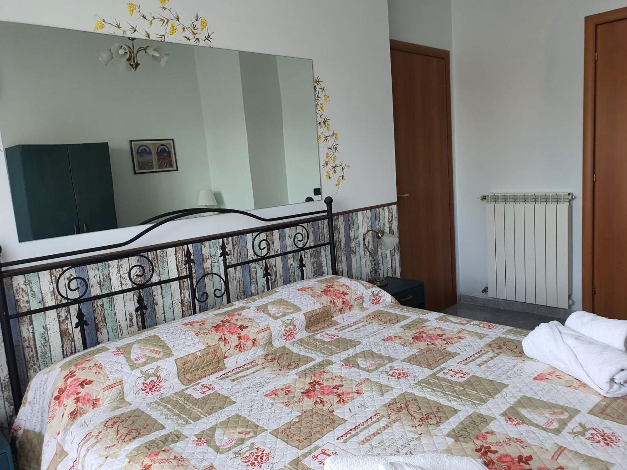 Libro Di Sogni - B&B Letterario Казертавеккья Экстерьер фото